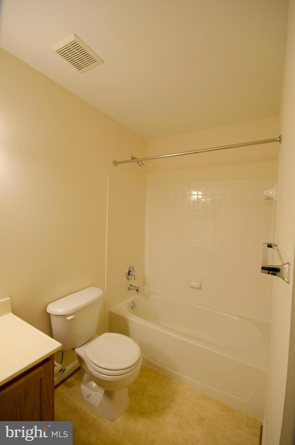 42815 Pilgrim Square Chantilly, VA 20152 - Photo 20 of 30 Bath