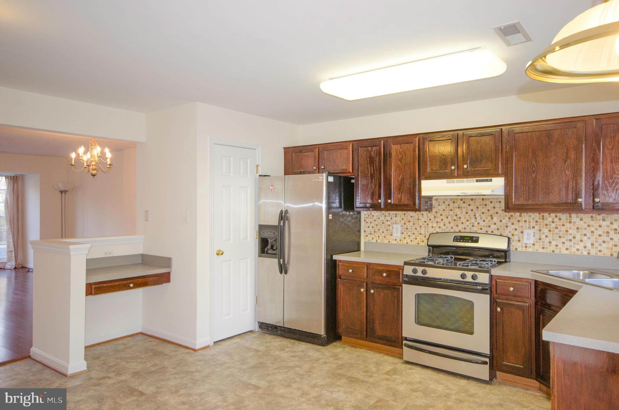 42815 Pilgrim Square Chantilly, VA 20152 - Photo 25 of 30 Kitchen