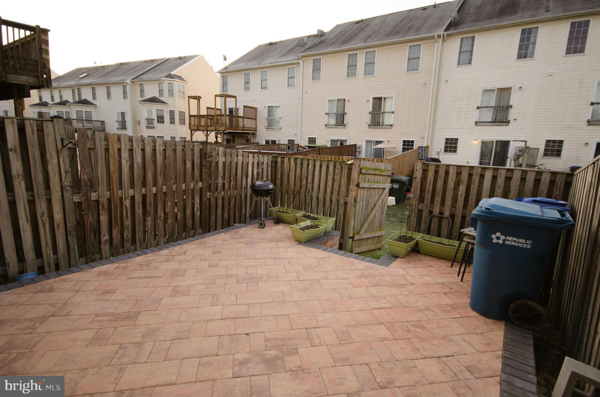 42815 Pilgrim Square Chantilly, VA 20152 - Photo 26 of 30 Exterior (Rear)