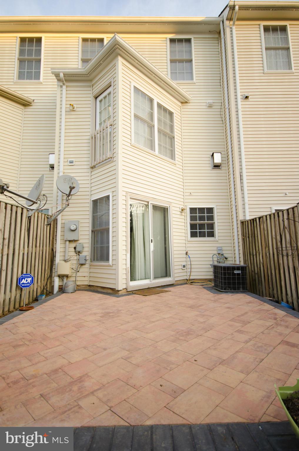 42815 Pilgrim Square Chantilly, VA 20152 - Photo 28 of 30 Exterior (Rear)