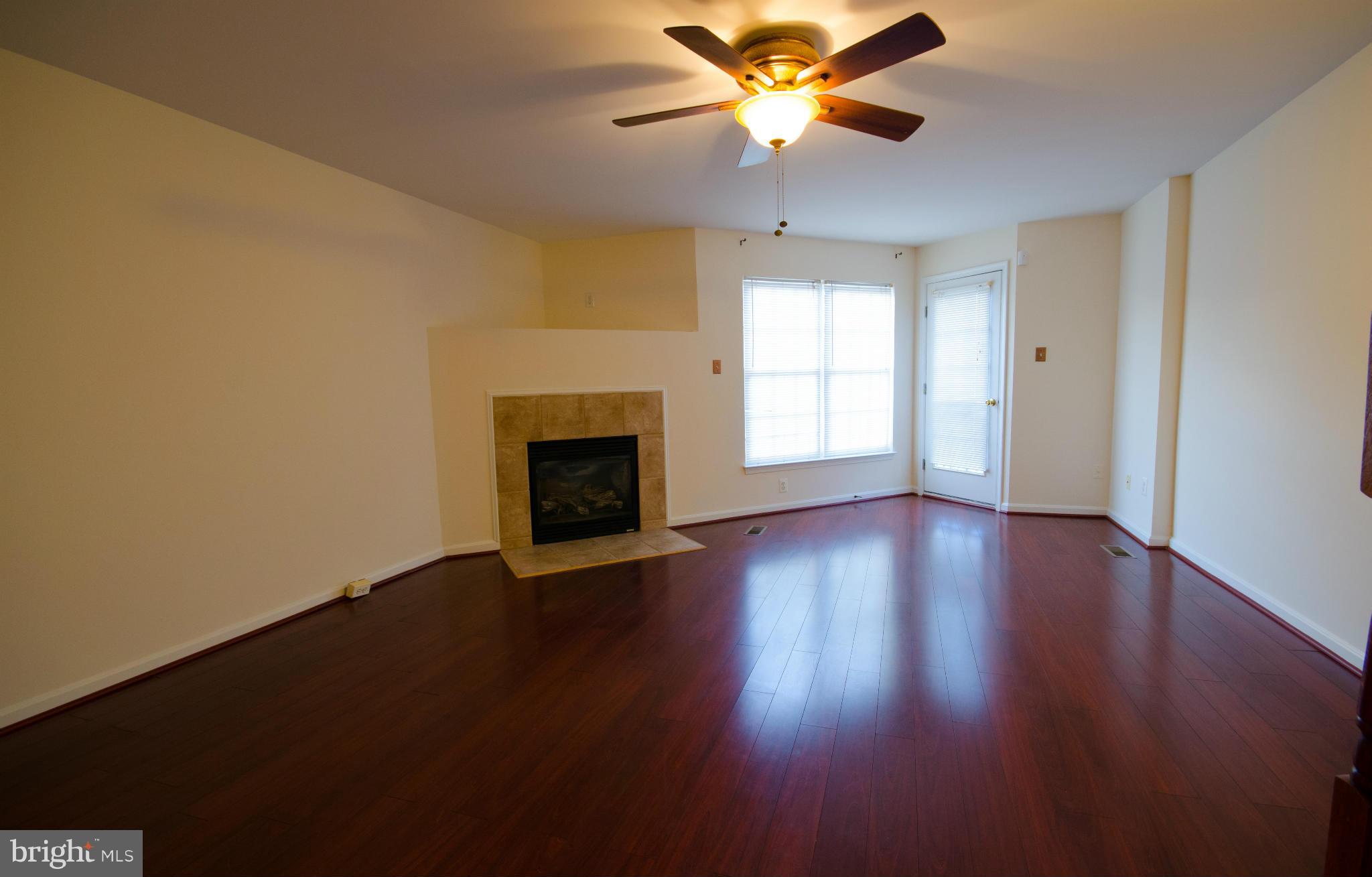 42815 Pilgrim Square Chantilly, VA 20152 - Photo 7 of 30 Family Room