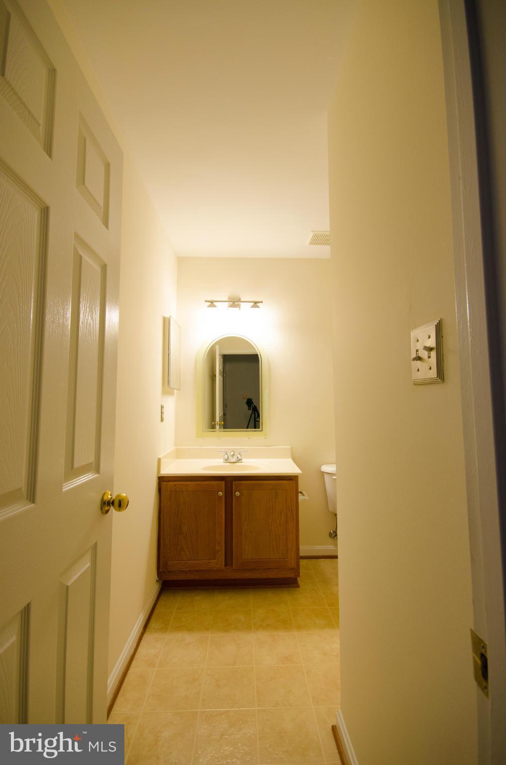 42815 Pilgrim Square Chantilly, VA 20152 - Photo 9 of 30 Bath