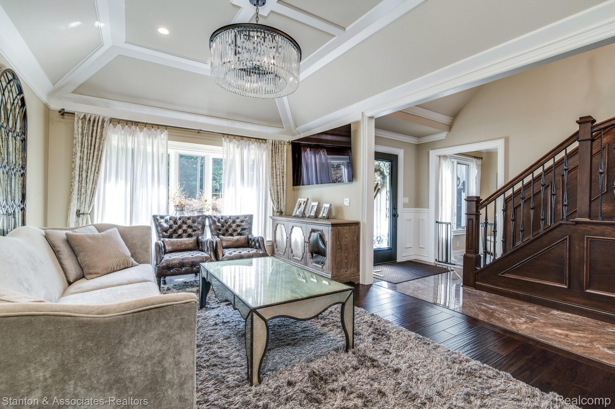 4558 Clifford Road Brighton, MI 48116 - Photo 12 of 30 family room