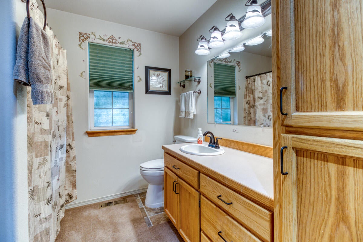 60452 Zuni Road Bend, OR 97702 - Photo 11 of 41 Primary Bathroom, with two large closets