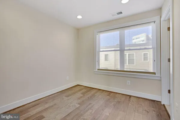 $4,800 | 6730 Eames Way, Bethesda, MD 20817