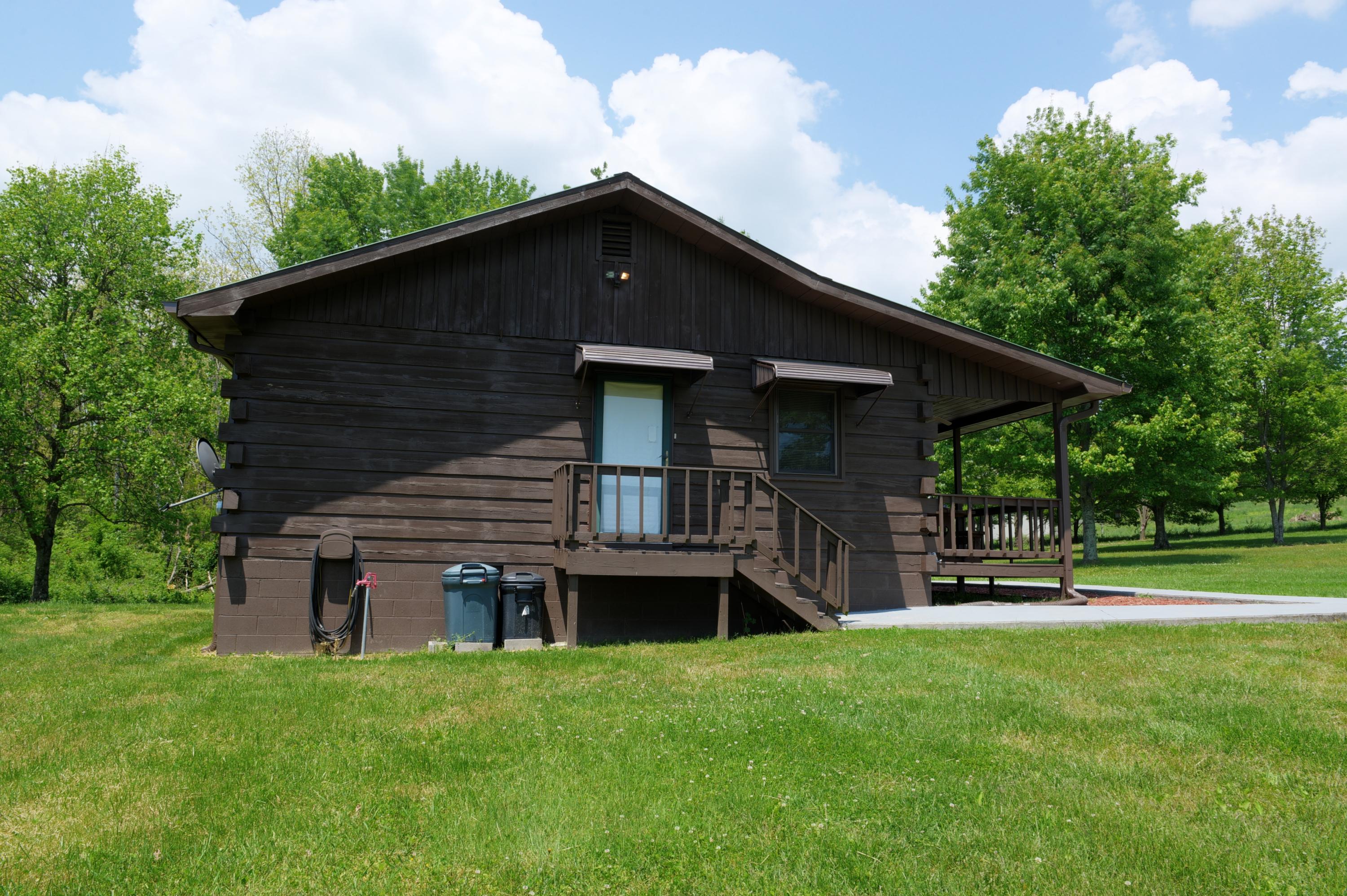122 Snow Road Pikeville, TN 37367 - Photo 19 of 19 122 snow side view