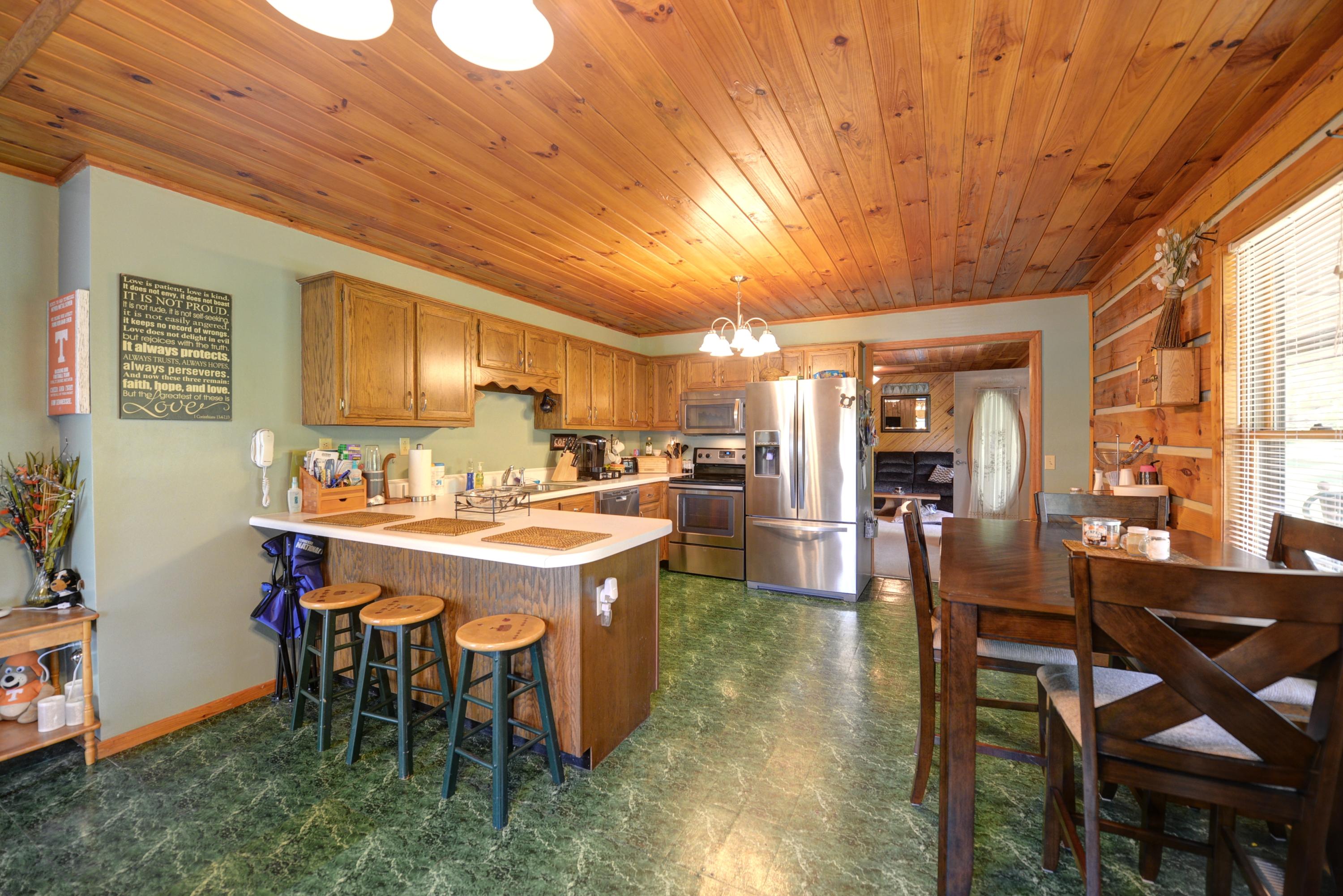 122 Snow Road Pikeville, TN 37367 - Photo 8 of 19 122 snow kitchen1