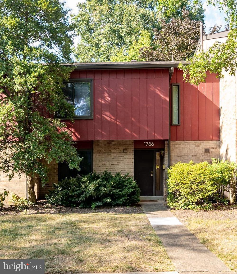 1786 Ivy Oak Square Reston, VA 20190 - Photo 1 of 42 Gallery Image 1