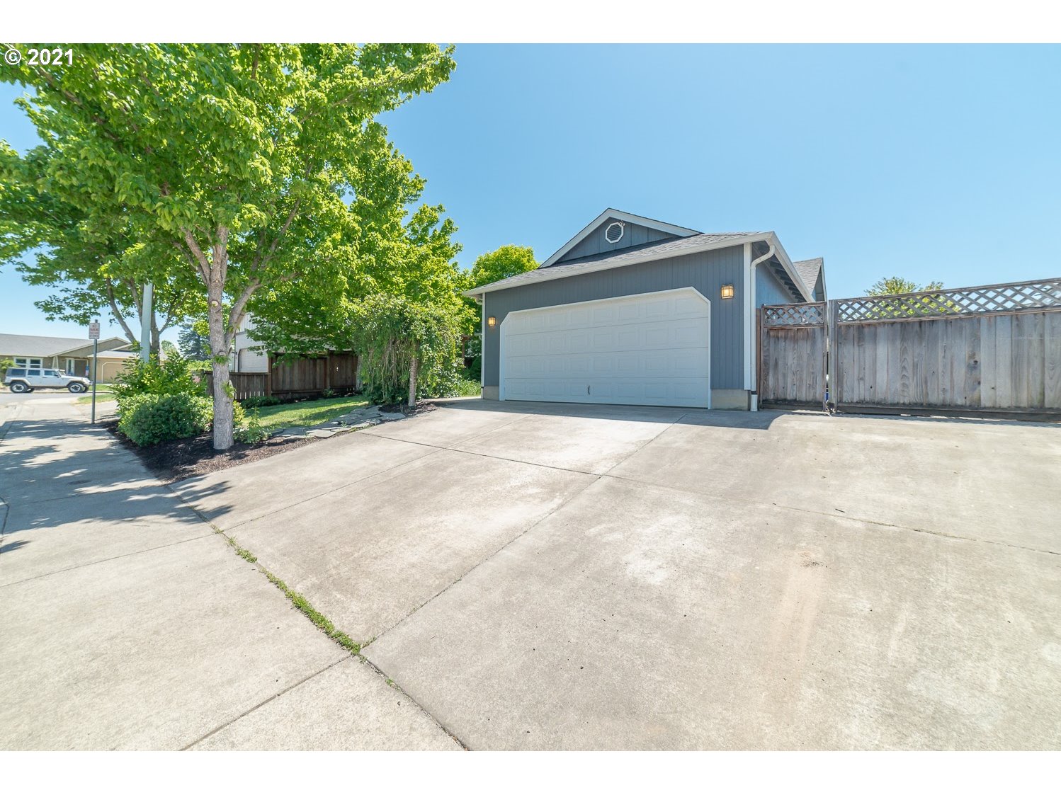 83 Honer Loop Creswell, OR 97426 - Photo 3 of 28 Gallery Image 3