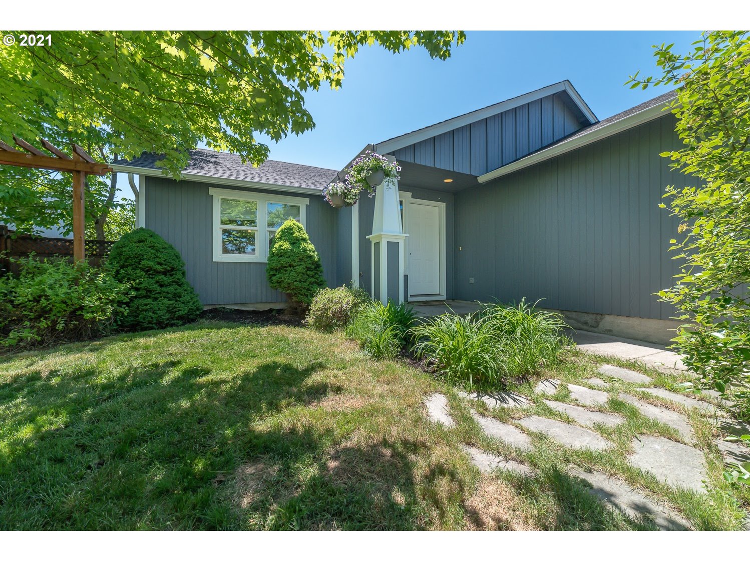 83 Honer Loop Creswell, OR 97426 - Photo 4 of 28 Gallery Image 4