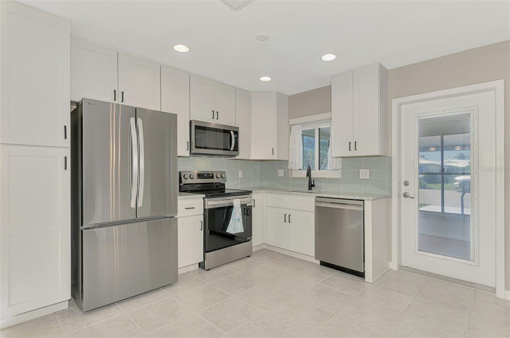 501 Sloop Way Nokomis, FL 34275 - Photo 6 of 79