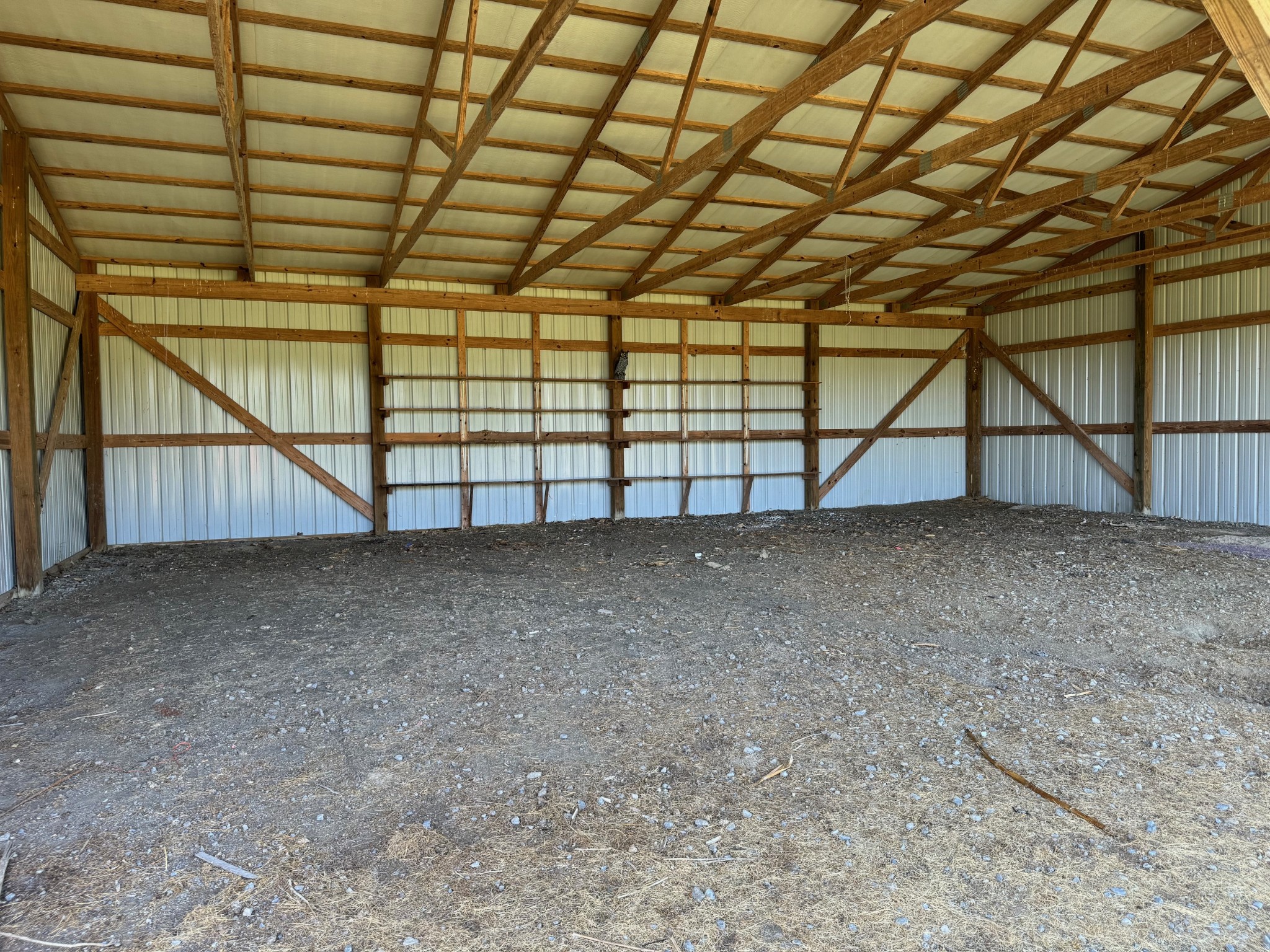1792 Austin Road Lafayette, TN 37083 - Photo 25 of 34 a view of a indoor garage