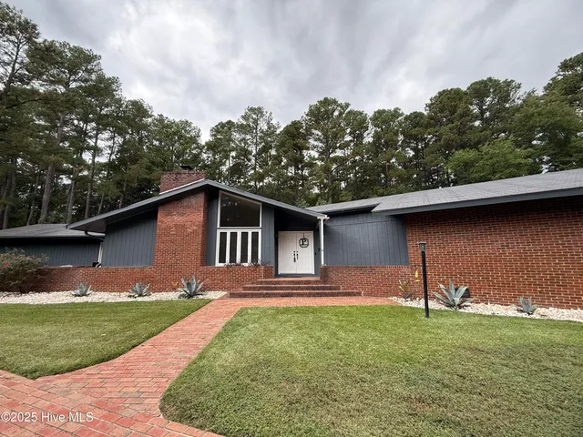 $325,000 | 407 Bundy Lane, Laurinburg, NC 28352