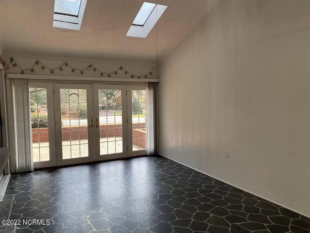 $325,000 | 407 Bundy Lane, Laurinburg, NC 28352