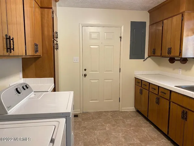 $325,000 | 407 Bundy Lane, Laurinburg, NC 28352