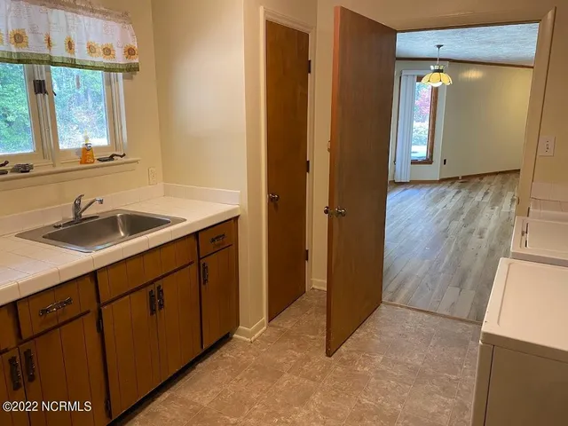 $325,000 | 407 Bundy Lane, Laurinburg, NC 28352