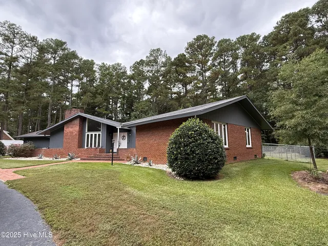 $325,000 | 407 Bundy Lane, Laurinburg, NC 28352