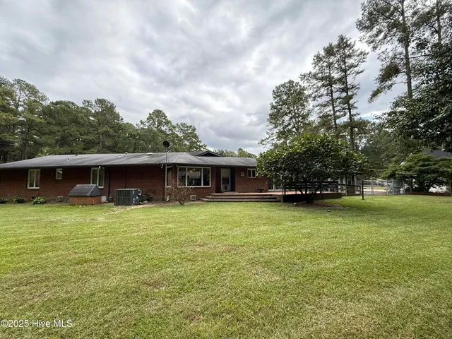 $325,000 | 407 Bundy Lane, Laurinburg, NC 28352