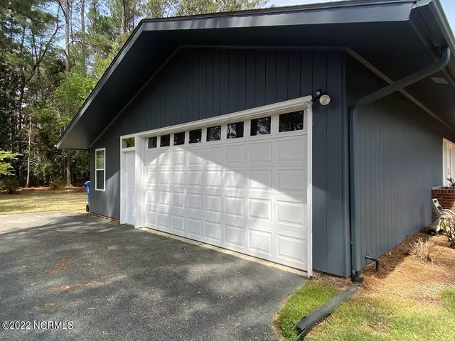 $325,000 | 407 Bundy Lane, Laurinburg, NC 28352