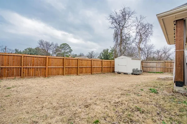 a view of backyard space