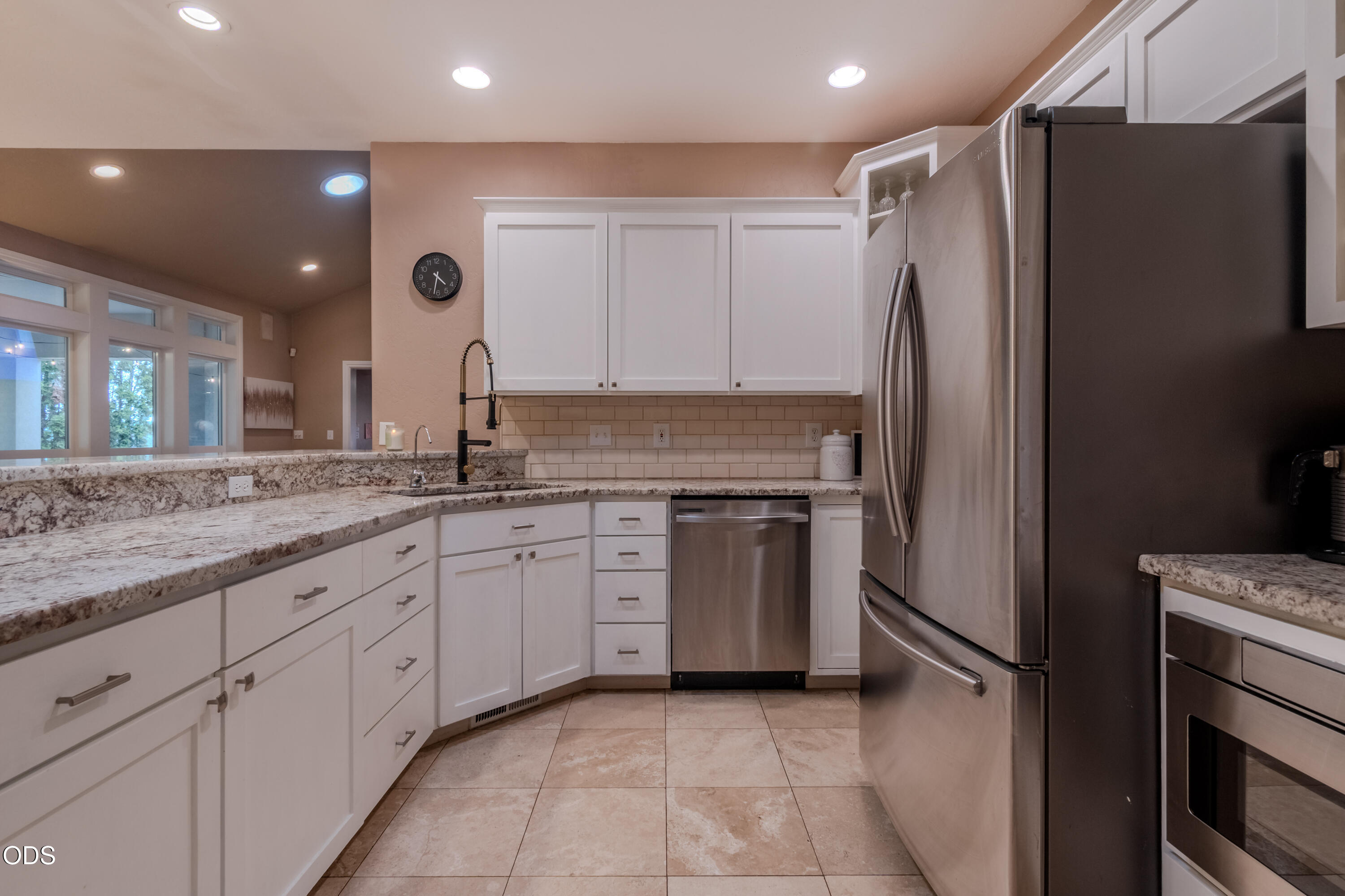 2401 Fox Run Medford, OR 97504 - Photo 13 of 57