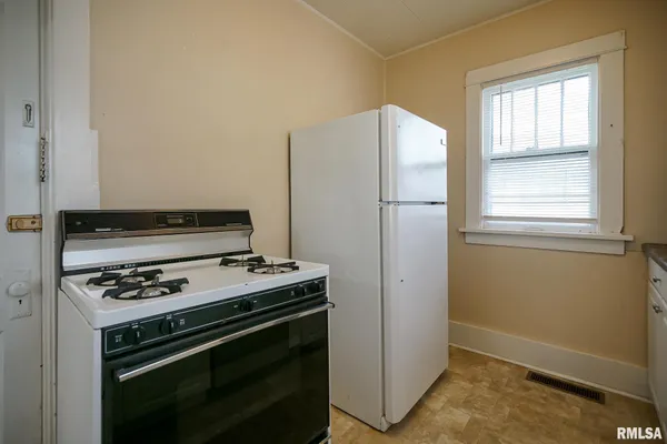 $99,900 | 511 West Loucks Avenue, Peoria, IL 61604