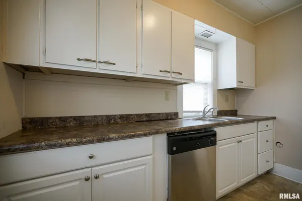 $99,900 | 511 West Loucks Avenue, Peoria, IL 61604