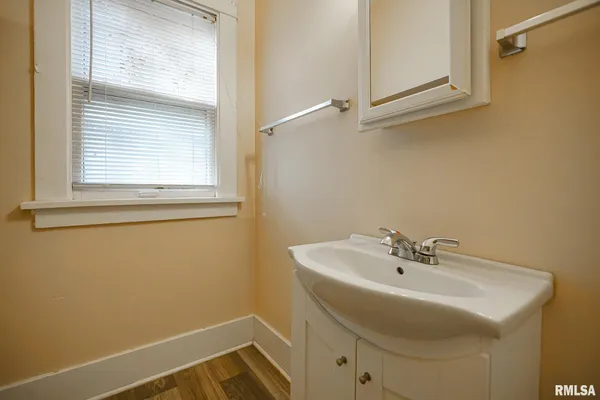 $99,900 | 511 West Loucks Avenue, Peoria, IL 61604