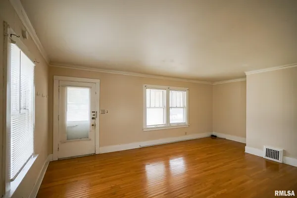 $99,900 | 511 West Loucks Avenue, Peoria, IL 61604