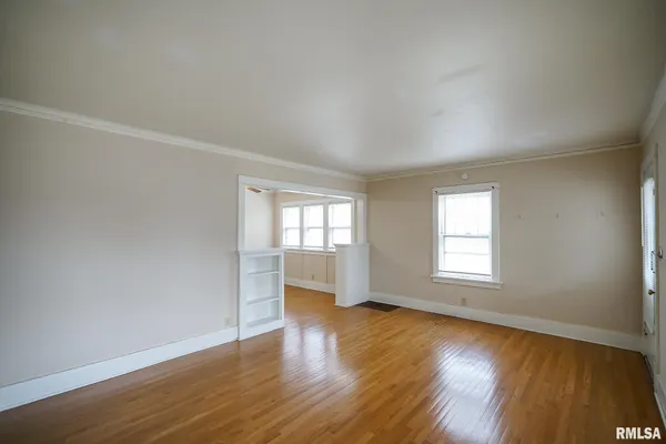 $99,900 | 511 West Loucks Avenue, Peoria, IL 61604