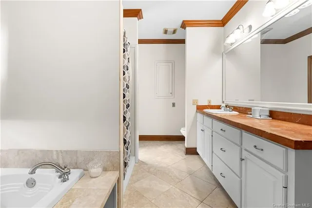 $695,000 | 3631 Manning Road, Lake Charles, LA 70605