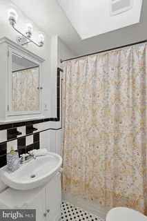 $1,195,000 | 5043 Dana Place Northwest, Washington, DC 20016