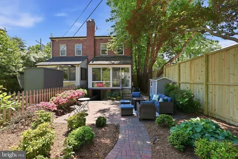 $1,195,000 | 5043 Dana Place Northwest, Washington, DC 20016