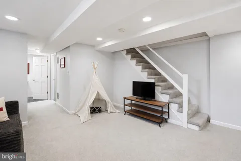 $1,195,000 | 5043 Dana Place Northwest, Washington, DC 20016