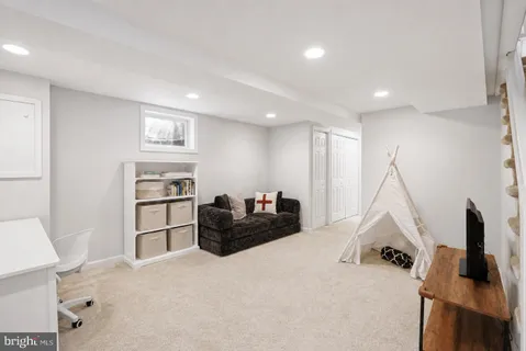 $1,195,000 | 5043 Dana Place Northwest, Washington, DC 20016
