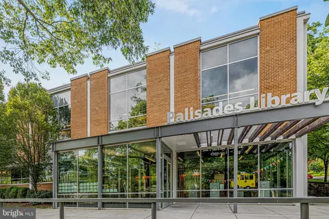 $1,195,000 | 5043 Dana Place Northwest, Washington, DC 20016