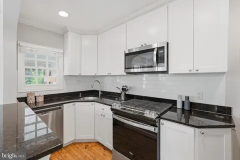 $1,195,000 | 5043 Dana Place Northwest, Washington, DC 20016