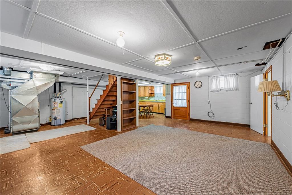 4931 North Rt, Unit 982 Latrobe, PA 15650 - Photo 14 of 22 a view of a garage with furniture