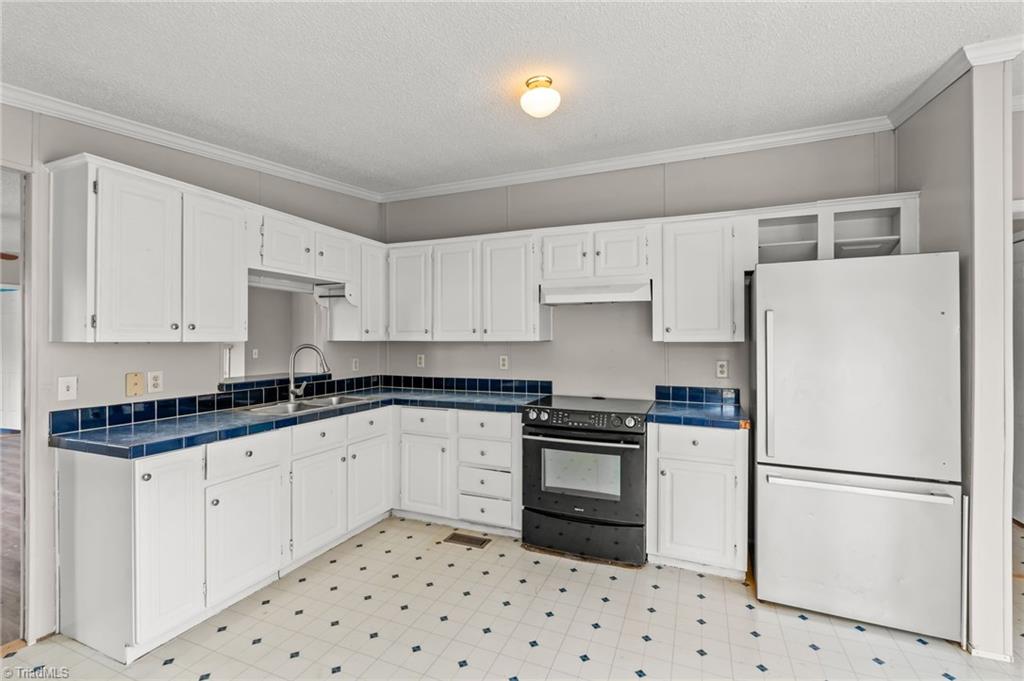 1118 Stadler Road Elon, NC 27244 - Photo 6 of 30