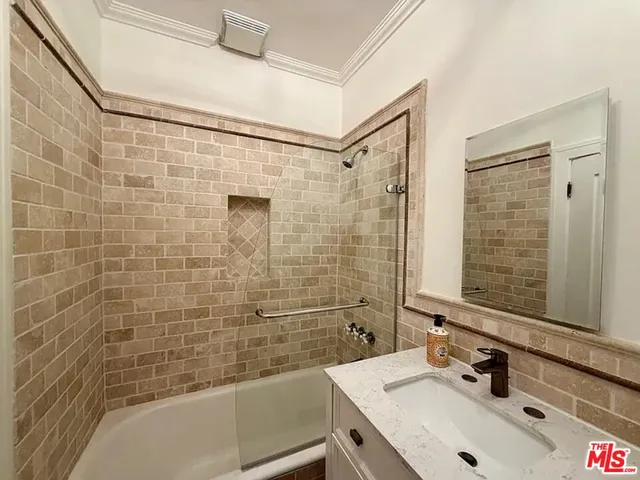 $5,000 | 1123 15th Street, Santa Monica, CA 90403