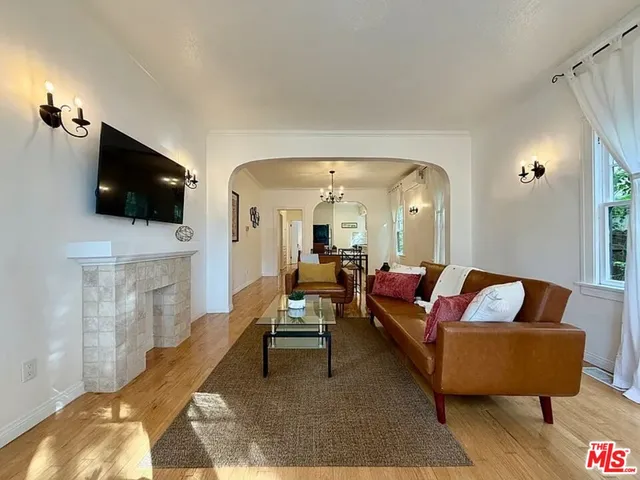 $5,000 | 1123 15th Street, Santa Monica, CA 90403