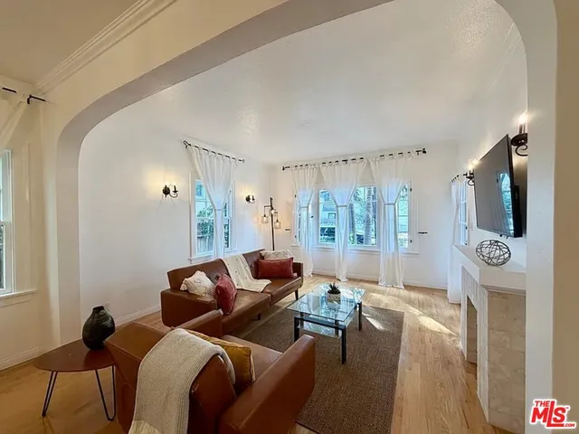 $5,000 | 1123 15th Street, Santa Monica, CA 90403