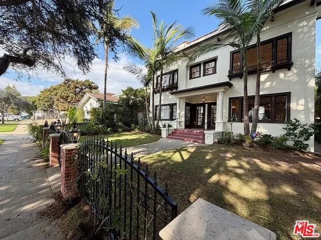 $5,000 | 1123 15th Street, Santa Monica, CA 90403