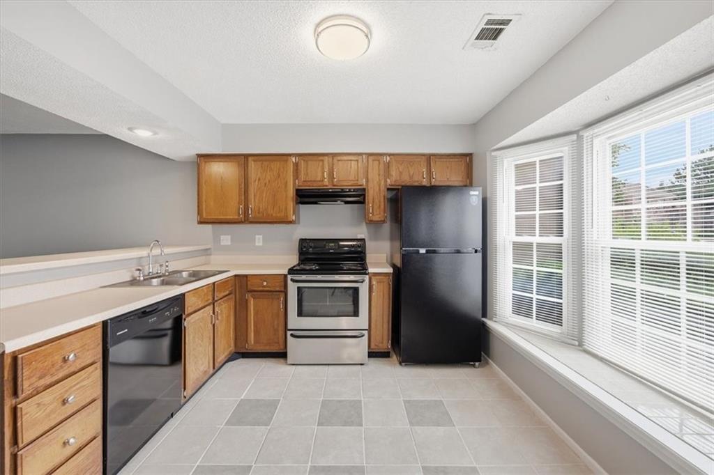 727 Southwest Liggett Road, Unit B Blue Springs, MO 64015 - Photo 5 of 19