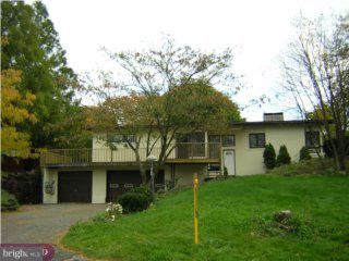 5884 Old Carriage Road Bath, PA 18014 - Photo 2 of 2