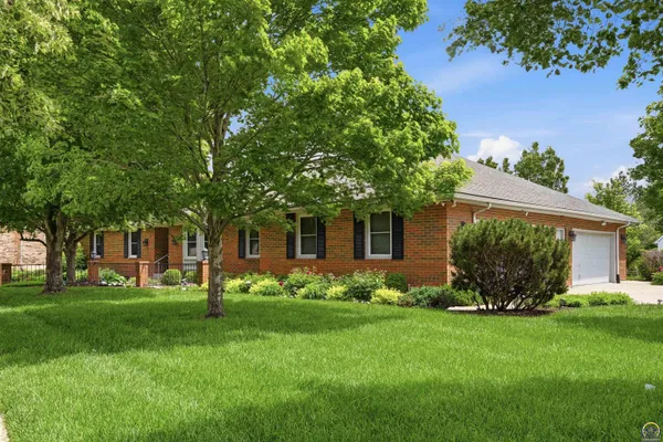 $400,000 | 4246 Southwest Colly Creek Court, Topeka, KS 66610