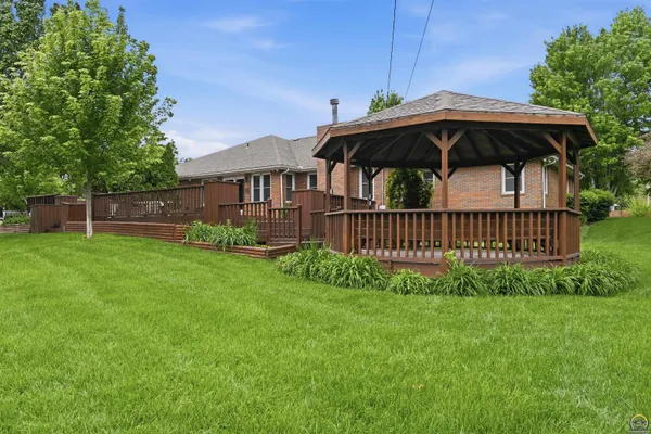 $400,000 | 4246 Southwest Colly Creek Court, Topeka, KS 66610