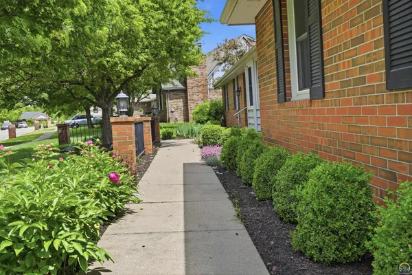 $400,000 | 4246 Southwest Colly Creek Court, Topeka, KS 66610