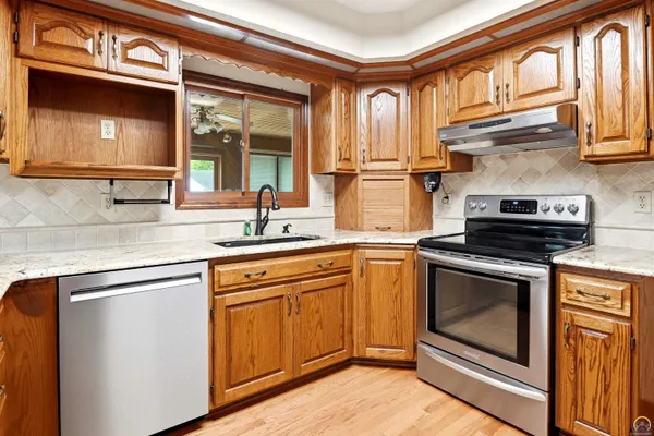 $400,000 | 4246 Southwest Colly Creek Court, Topeka, KS 66610
