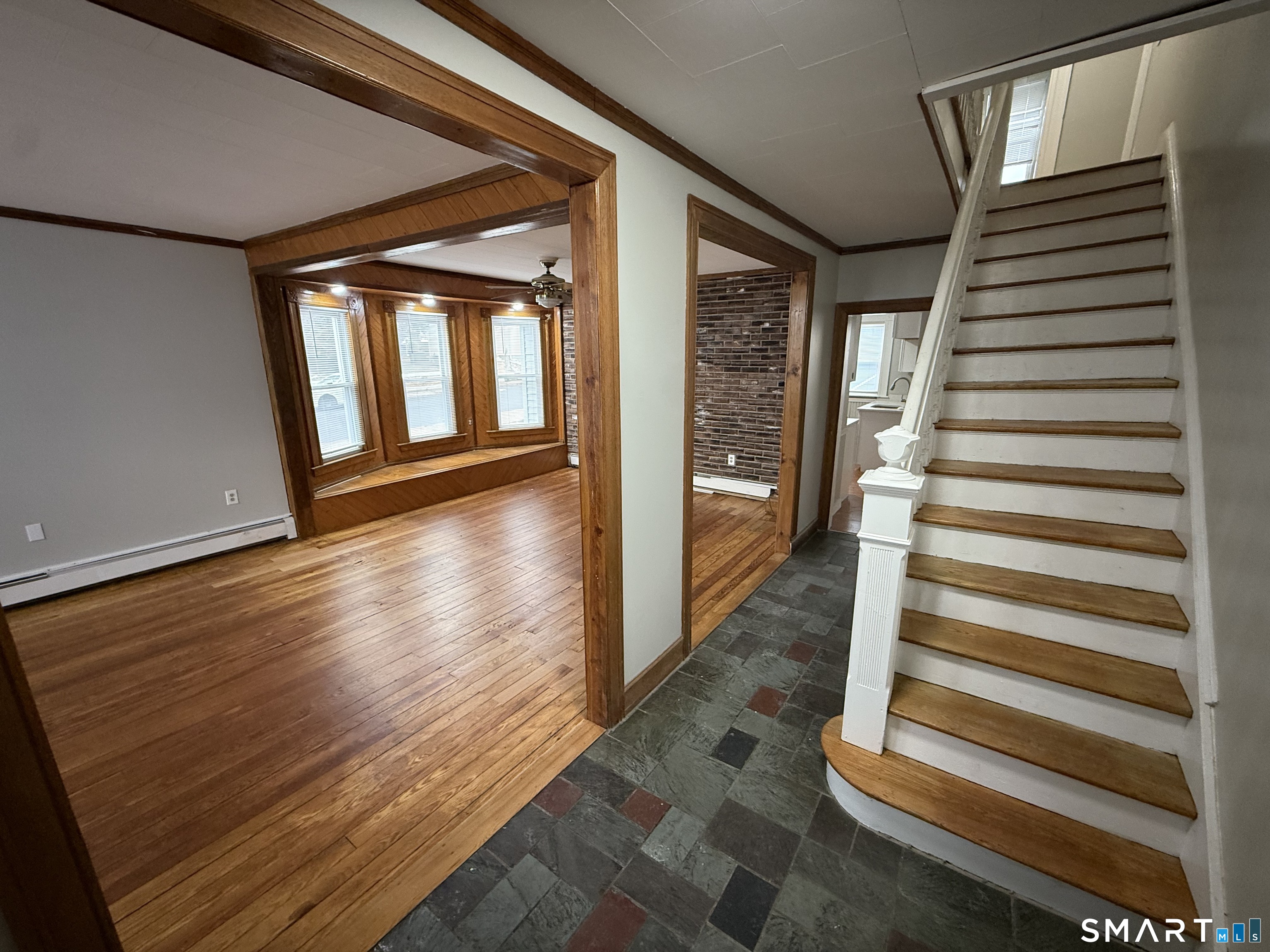 113 Trowbridge Place Naugatuck, CT 06770 - Photo 2 of 19